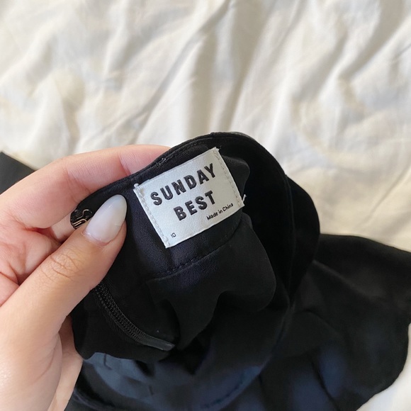 Aritzia Sunday Best Westley Shorts - Picture 3 of 6